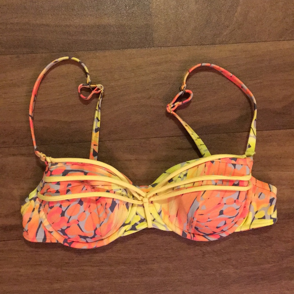 B.Swim Bra Top / Swim Top